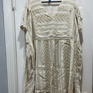 Old Navy Cream Geometric Long Sleeve Dress